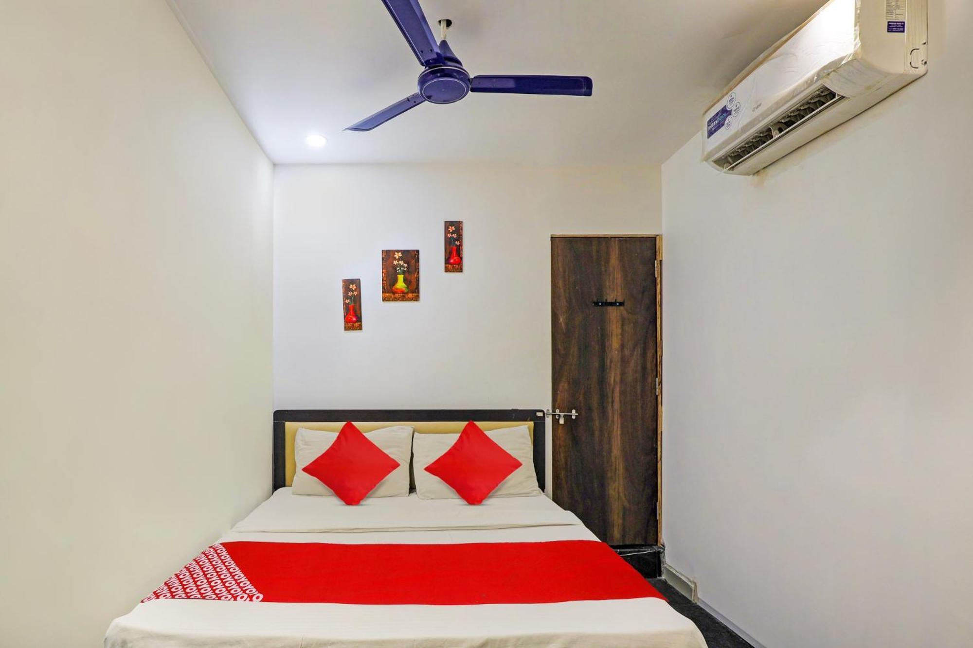 Hotel O Lotus Hotel Surat Exterior foto